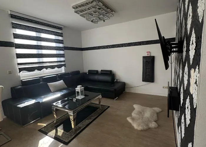 بيت للعطل Mit Garten Und Whirlpool *