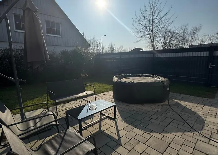 Mit Garten Und Whirlpool *