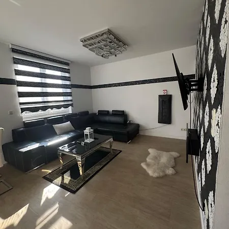 بيت للعطل Mit Garten Und Whirlpool *