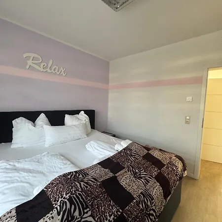 بيت للعطل Mit Garten Und Whirlpool *