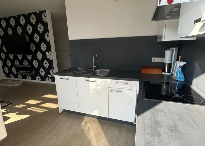 Mit Garten Und Whirlpool * برلين